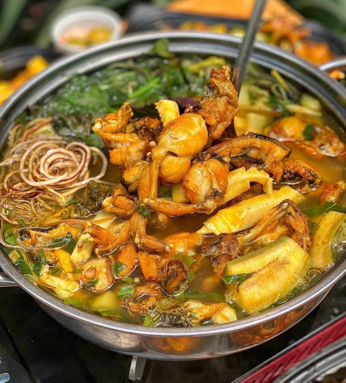 Lẩu Ếch Măng Cay