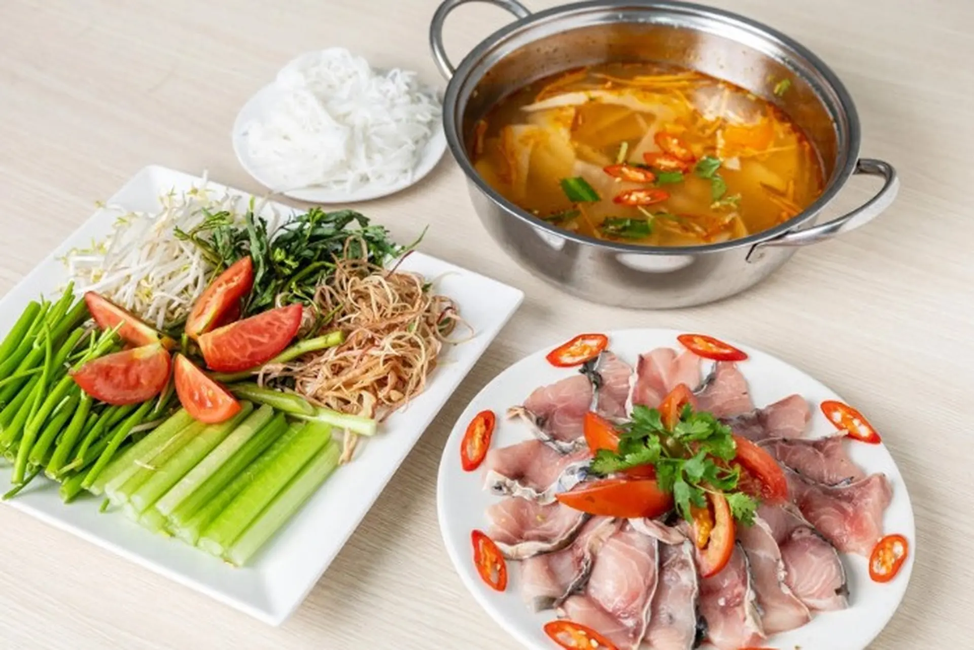 Lẩu cá chép giòn