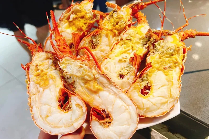 Tôm hùm bông hấp bia