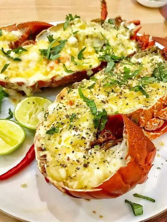 Tôm hùm xanh sốt bơ tỏi