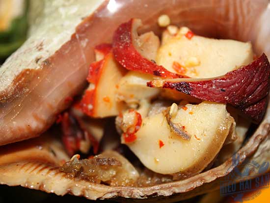 Ốc đỏ xào bơ tỏi